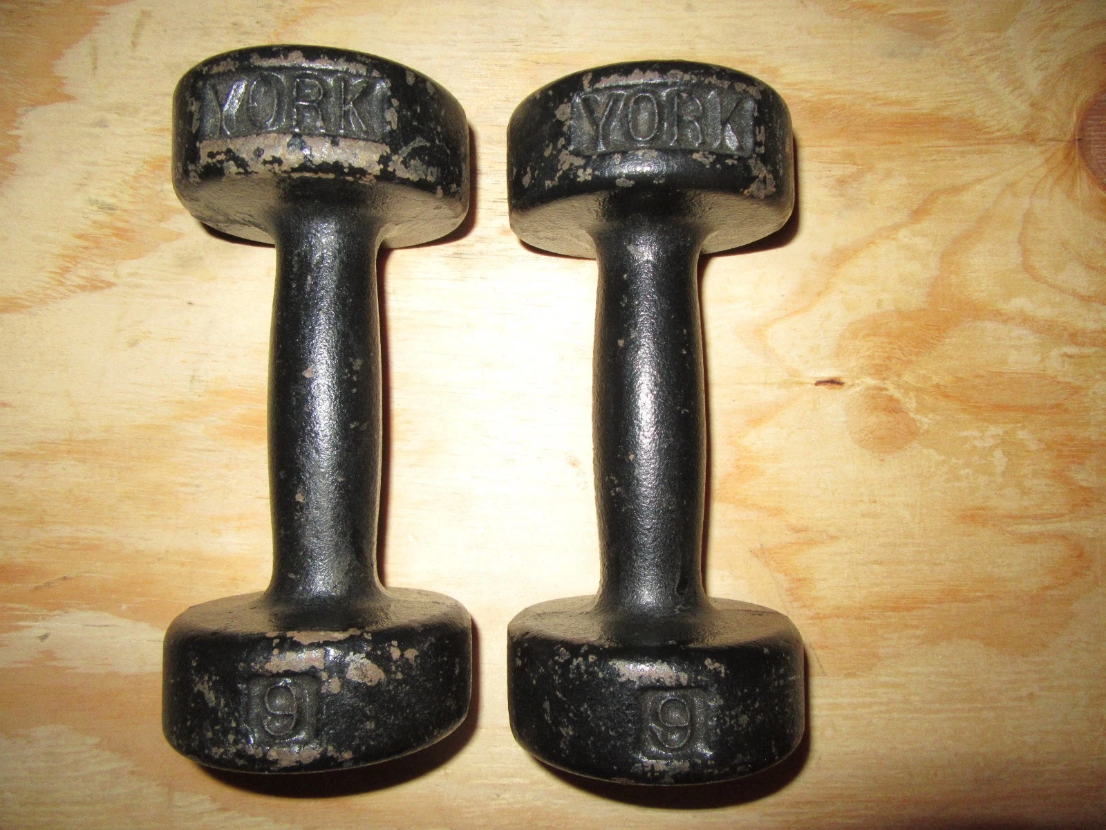 Vintage YORK 9 Pound Roundhead 1st Gen Dumbbell Set
Opens in a new window or tab