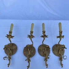 Louis XV French Rococo Style Single Arm Curvy Asymmetrical Acanthus Leaf Brass