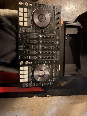 Pioneer DJ DDJ-RX Performance DJ Controller 4-Channel recordbox