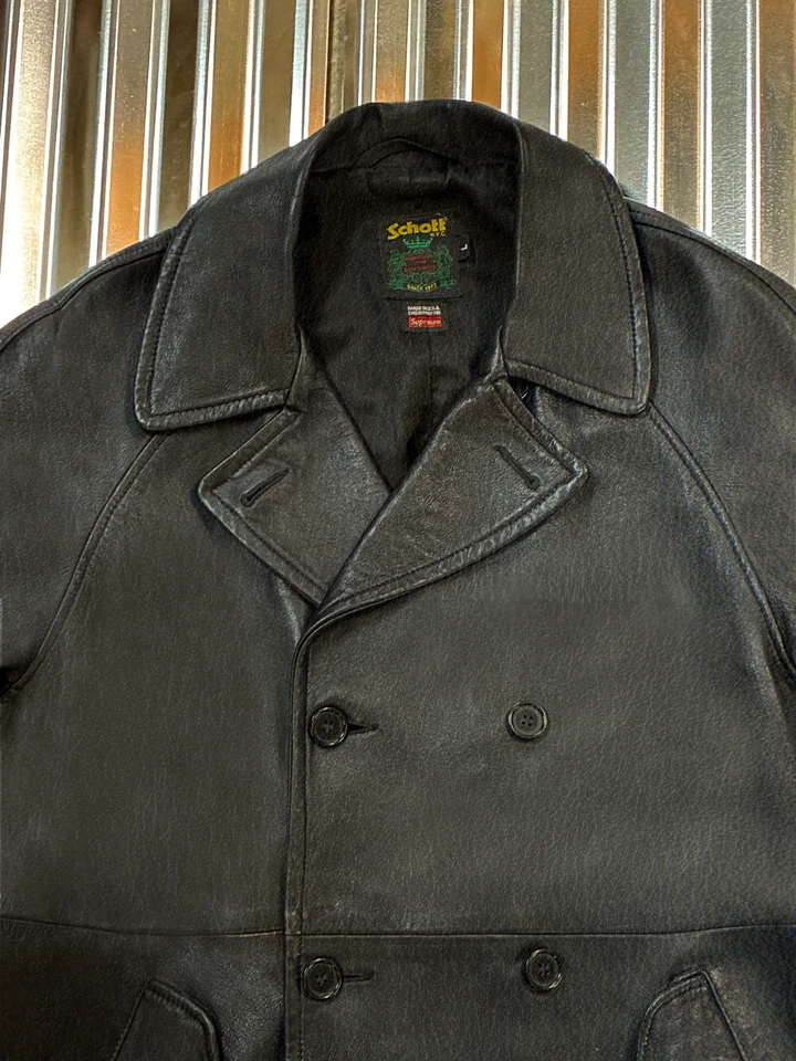 Raro - Gabardina de cuero Supreme®/Schott® - Otoño 2022 Foto 3 de 4