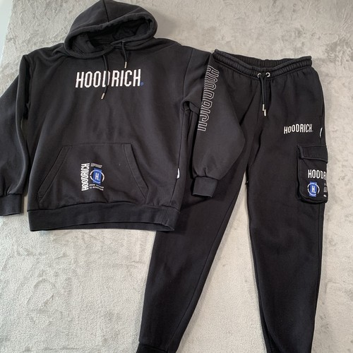 Hoodrich Trainingsanzug Set Herren klein schwarz Cargotasche Trackie 2-teilig Hoodie Kapuze