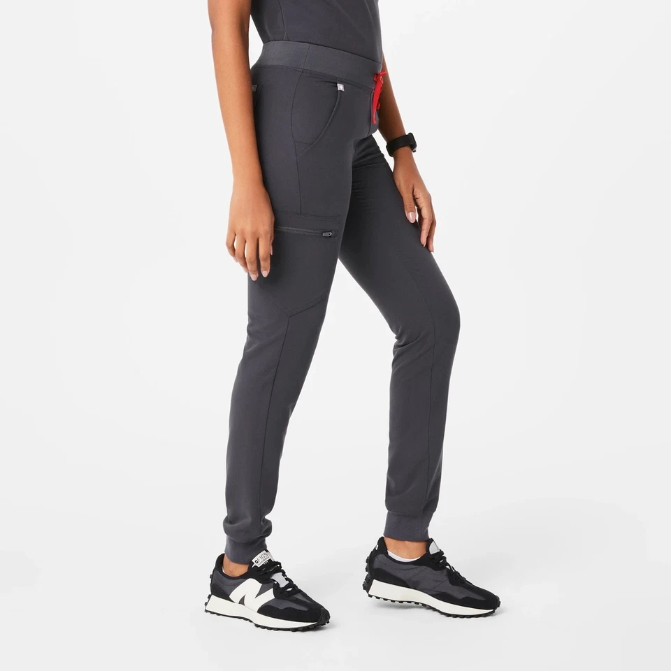 FIGS Catarina 单口袋磨砂上衣和 Zamora Petite 慢跑者木炭 M 码 — 第 3/4 张图片