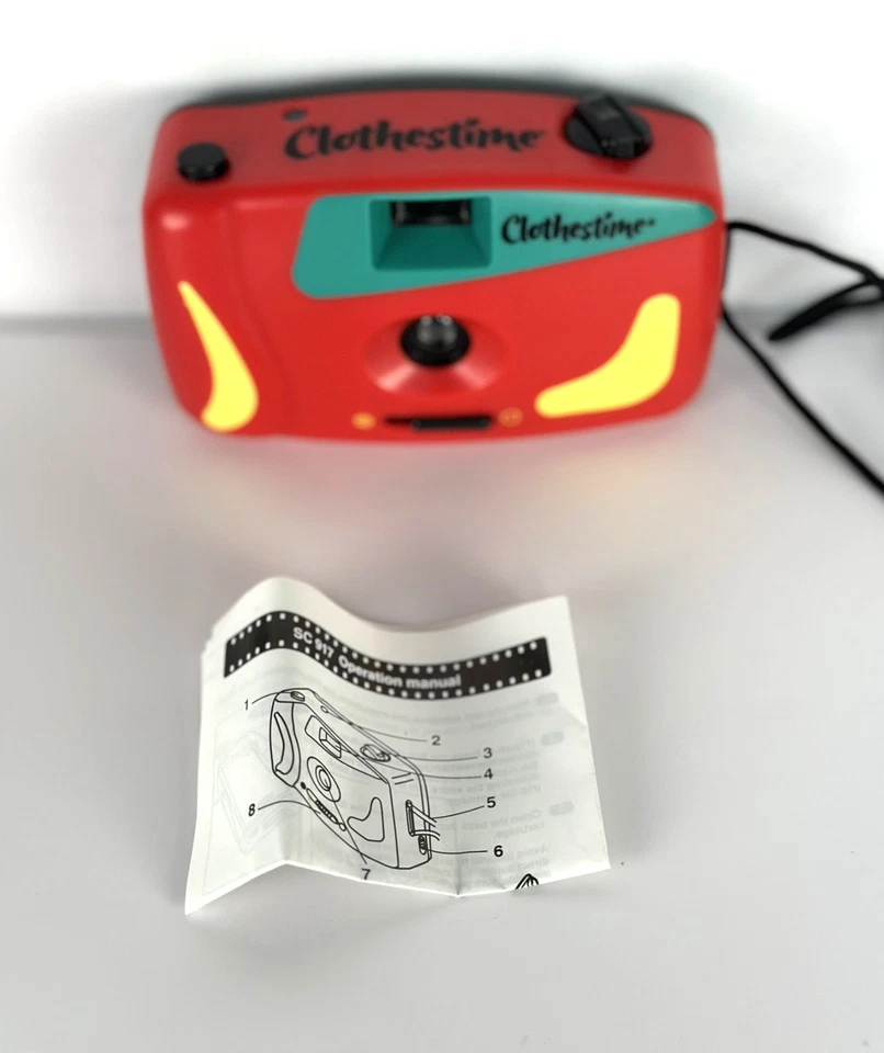 Cámara fotográfica Clothestime 35 mm vintage apuntar y disparar roja/verde azulada - Funciona, RARA Foto 3 de 4