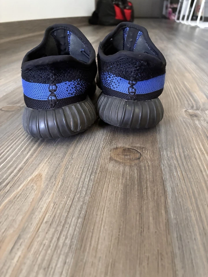 2022 Sz. 2 Yeezy Boost 350 V2 'Dazzling Blue' - Image 4 of 4