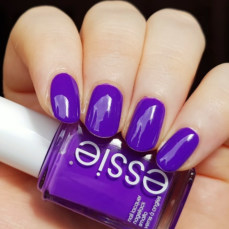 Essie Nagellack Let It Bow 668 – Schimmernder Weißton, Winterkollektion, Langanhaltend & Hochglänzend