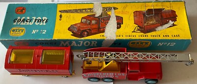 CORGI GIFT SET 12 . CHIPPERFIELDS CIRCUS CRANE TRUCK & CAGE +