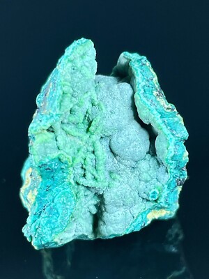 Conichalcite over  Chrysocolla 25x19x21mm. Utah