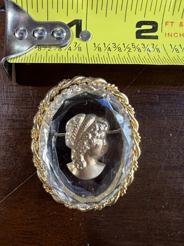 Vintage Warner Reverse Intaglio Cameo Brooch Glass Gold Tone Pin Signed - Picture 3 of 3