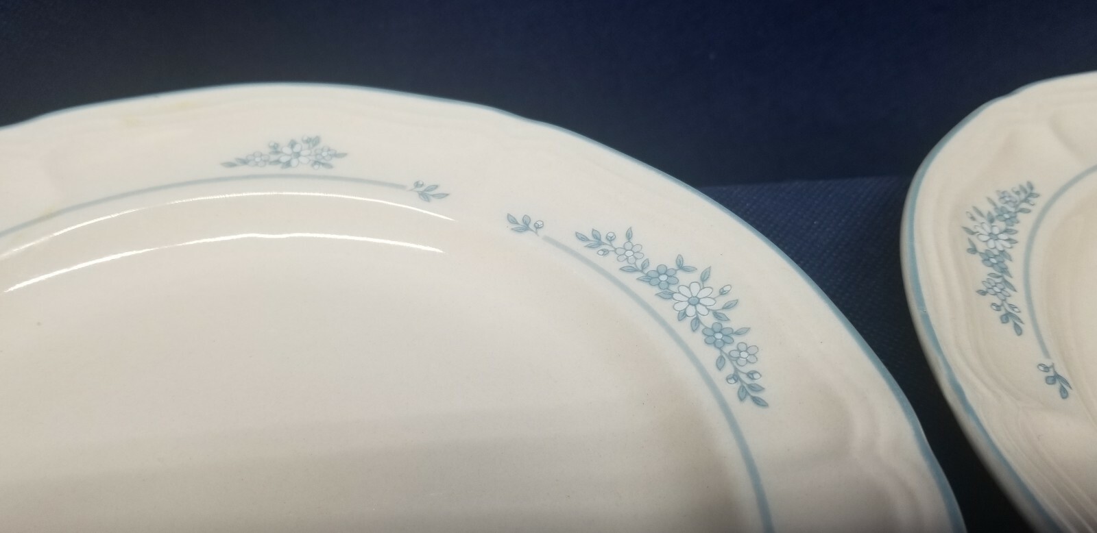 Vintag Brick Oven Stoneware Vineyard Set/4 Dessert/Salad Plates 286