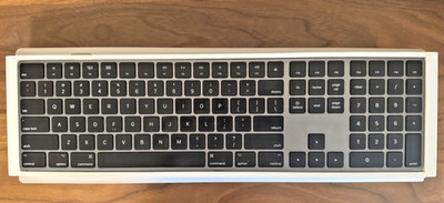 Apple Magic Wireless Keyboard with Numeric Keypad Space Gray A1843 - Tested
