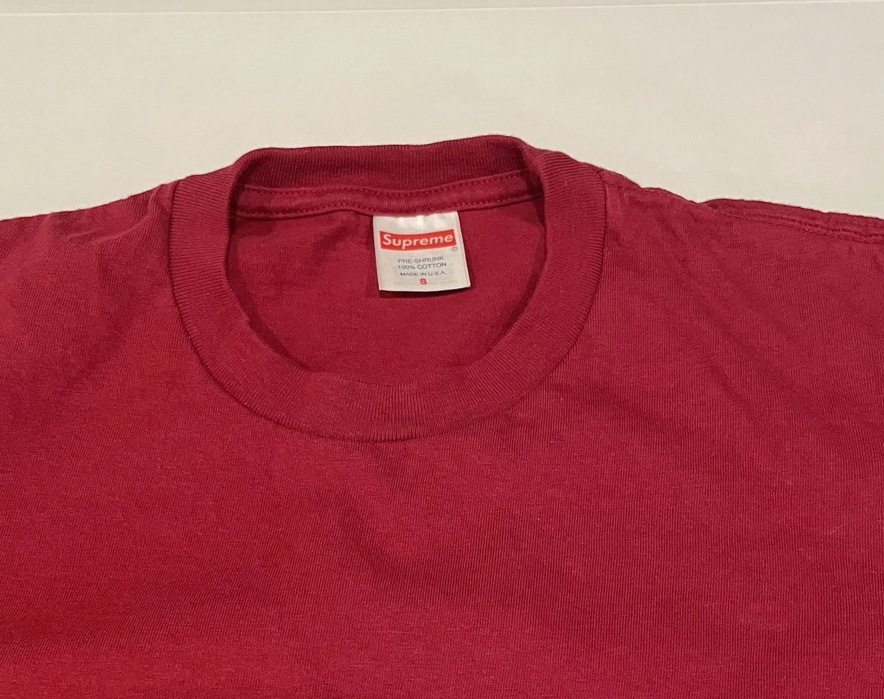 Petit t shirt rouge pré rétréci Supreme Blank fabriqué aux États Unis 100 % coton streetwear