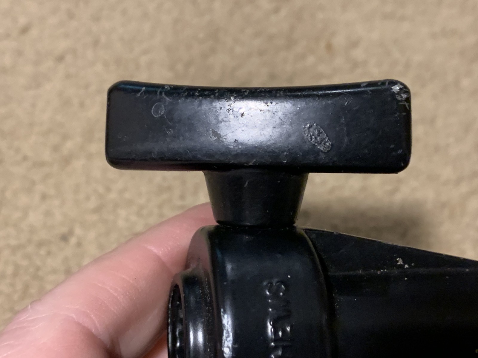 Matthews 2-1/2" Grip Head, Black