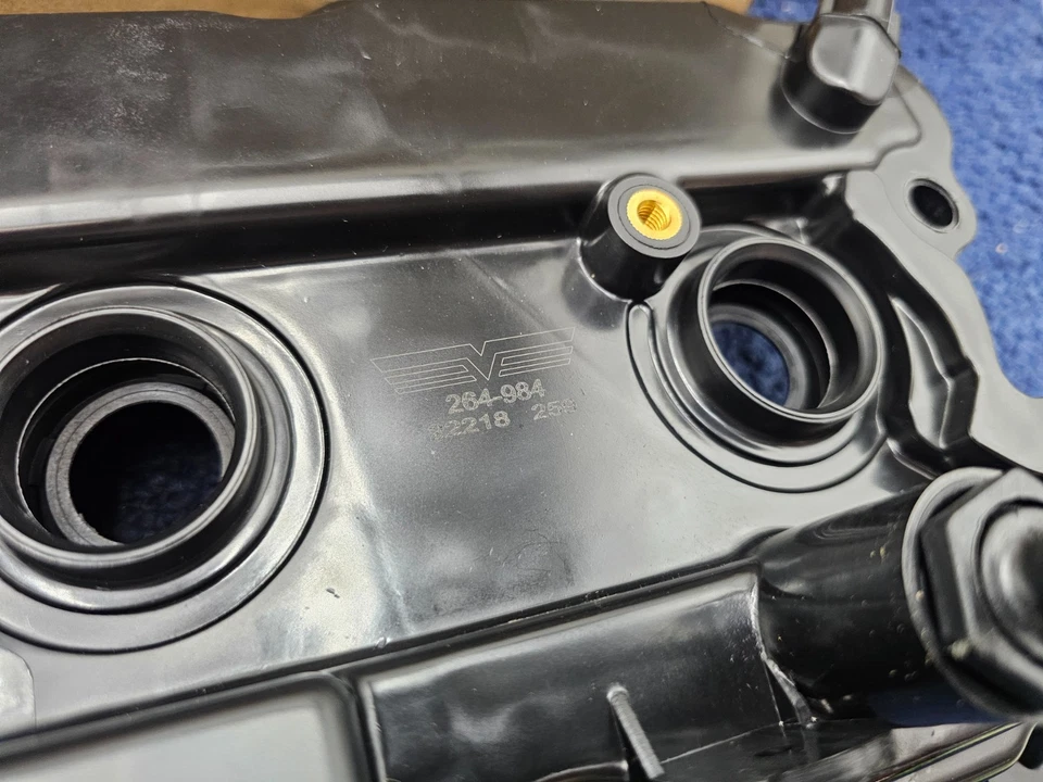 Cubierta de válvula de motor Dorman 264-984 para Nissan Altima 2002-2006 3,5 L V6 Foto 3 de 4