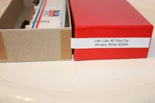 HO Scale Life-Like, 40' Box Car, Amway Corporation, White, #2646, KDs