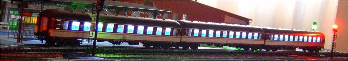 ROCO HO, KIT DE ILUMINACIÓN SET 3 COCHES RENFE ESTRELLA REF. 64043 CON LED