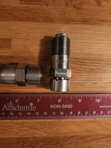 8 Explosion-Proof Breather Drains CROUSE HINDS (7)1/2"-(1) 3/8"- (2-1/2" Long) - Picture 2 of 4
