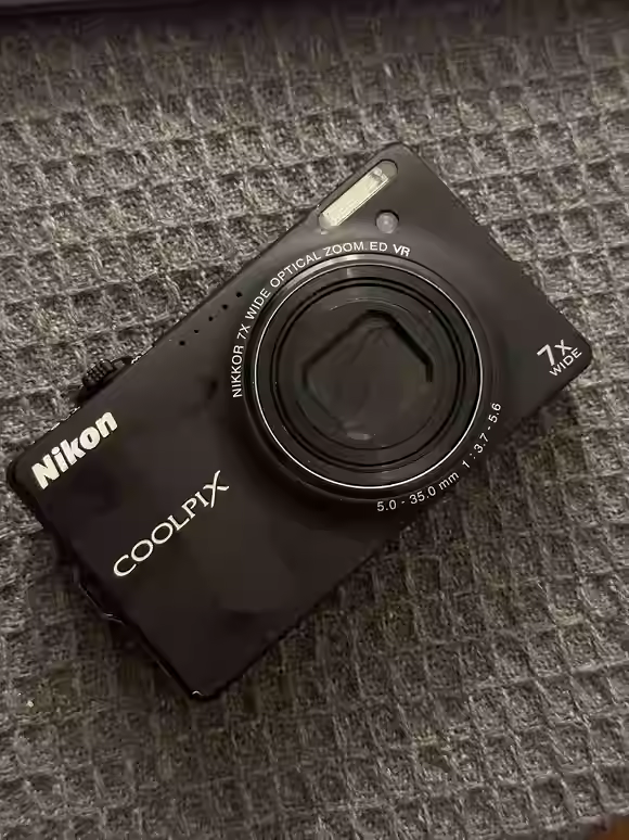 90% New Nikon COOLPIX S6000 Black Digital Camera 14.2MP 7x Optical 90% New Nikon COOLPIX S6000 Black Digital Camera 14.2MP 7x Optical