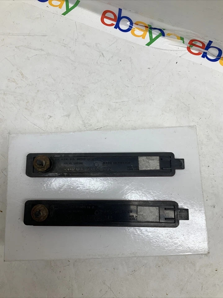 08-13 Cadillac CTS, GMC Acadia, Saturn Vue, Pontiac parachoques trasero cubierta reflector Foto 3 de 4