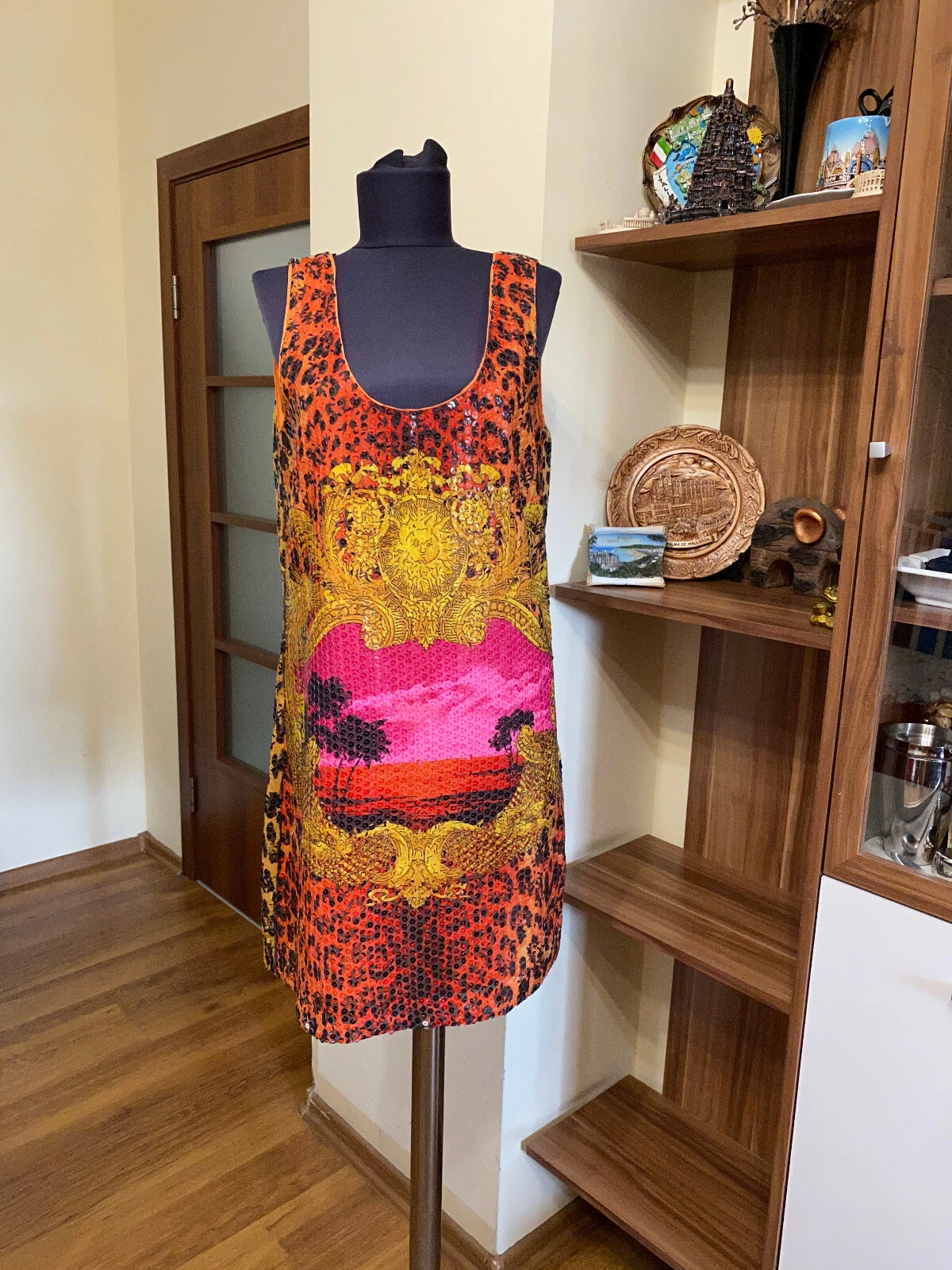 MINI ABITO DA SERBATOIO VERSACE PER H&M iconico paillettes stampa tropicale con paillettes 38