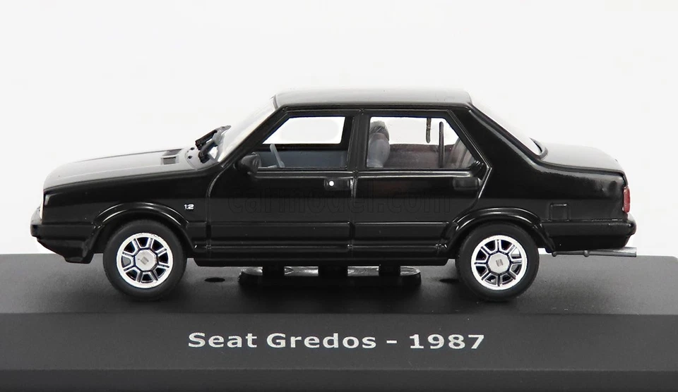 MODELLINO AUTO STATICO HACHETTE SEAT GROSSOOS 1987 CON VETRINA NERO SCALA 1/43 - Immagine 3 di 4