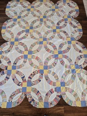 Beautiful Vintage Feedsack / Depression Era Fabric Double Wedding Ring Quilt Top