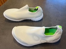 OOFOS OOmg Sport Low Slipon Recovery Shoes, Pale Green, Women's 8 39 