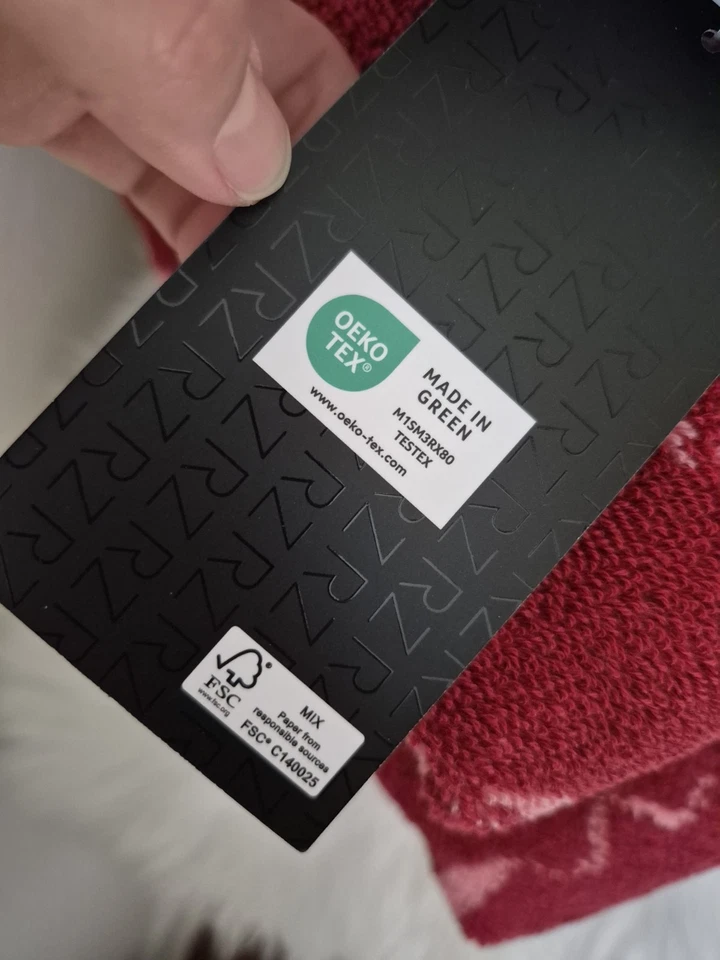 Juego de Toallas de Baño Rachel Zoe 4 Piezas Baño y Mano Cinta Rosa y Roja NUEVO Navidad Foto 4 de 4