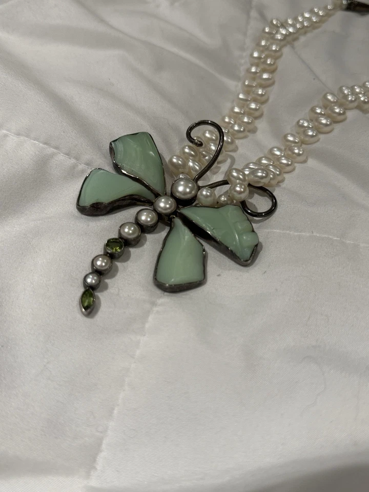 Echo of The Dreamer 项链 - 珍珠和蜻蜓 — 第 2/4 张图片