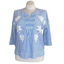 Tribalshirt Blue White Striped Floral Embroidered V-Neck Size PS cttagecore