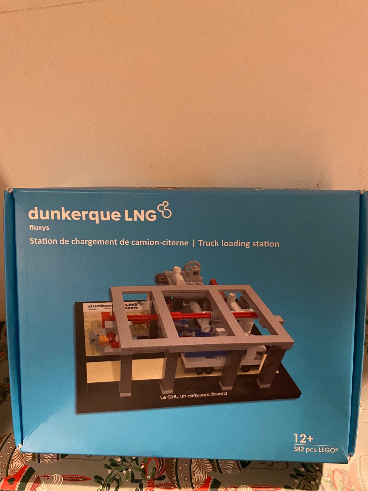 LEGO Dunkerque LNG Fluxys maquette de bureau idéale pour décorer un cabinet d'ingénieur