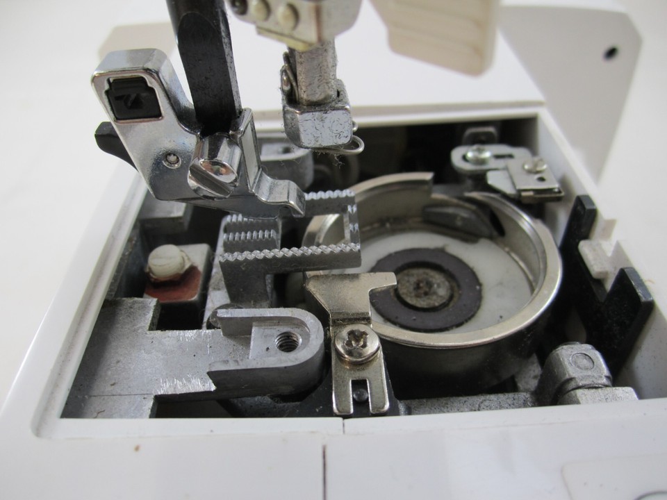 SINGER 7442 Electronic Sewing Machine for parts or not working eBay