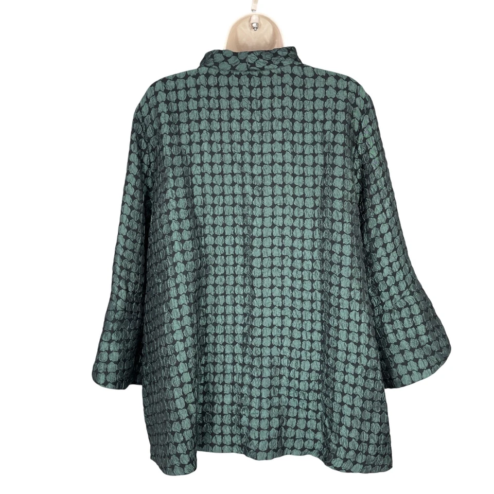 Jaqueta IC by Connie K Feminina Texturizada Lagoa Artística Kimono Túnica Geométrica Tamanho 1X - Imagem 2 de 4