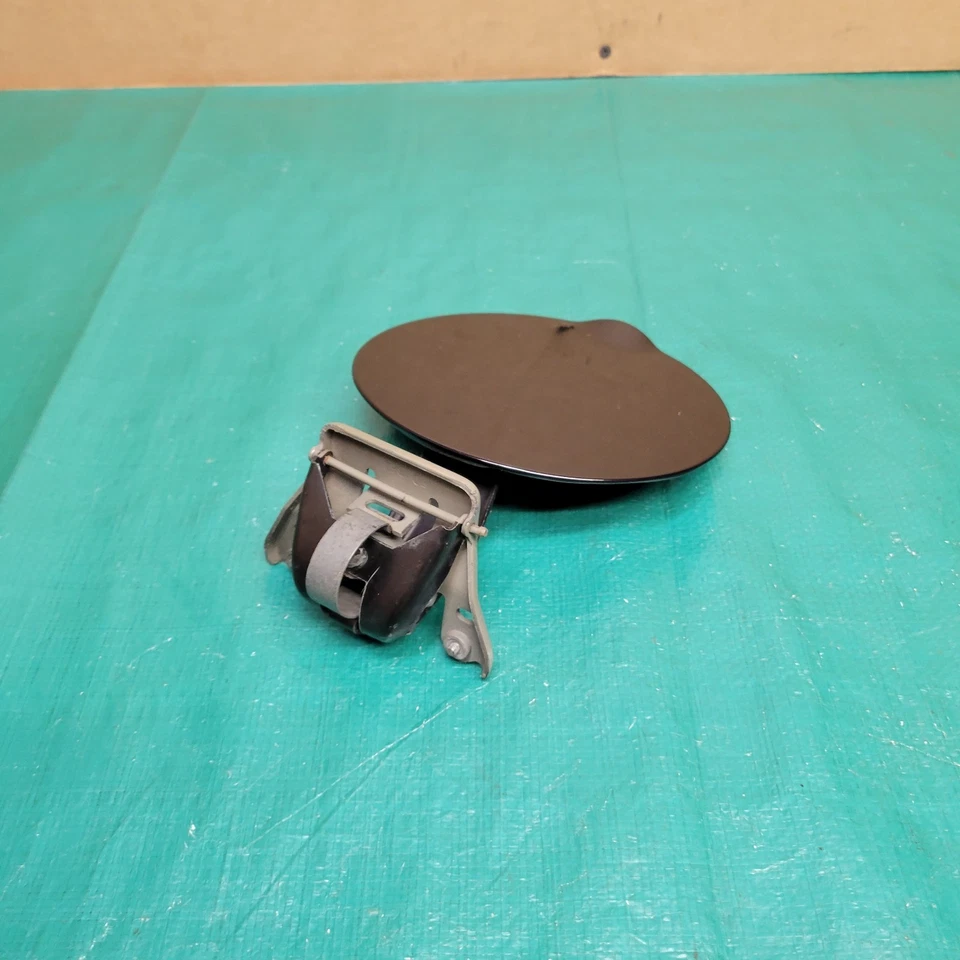 Lincoln Navigator Ford Expedition 2007-2017 tapa de puerta de tanque de combustible negro metálico  Foto 3 de 4