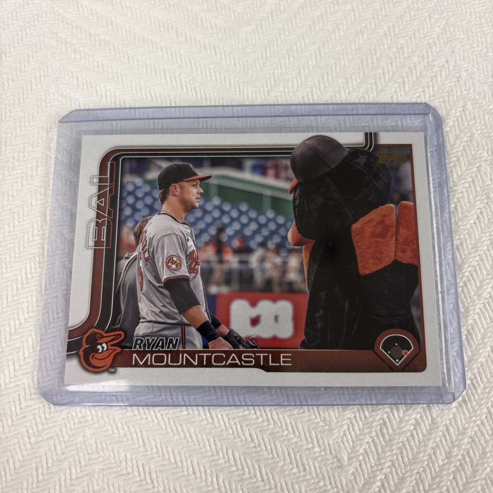 2025 Topps #107 Ryan Mountcastle Golden Mirror Variations SP