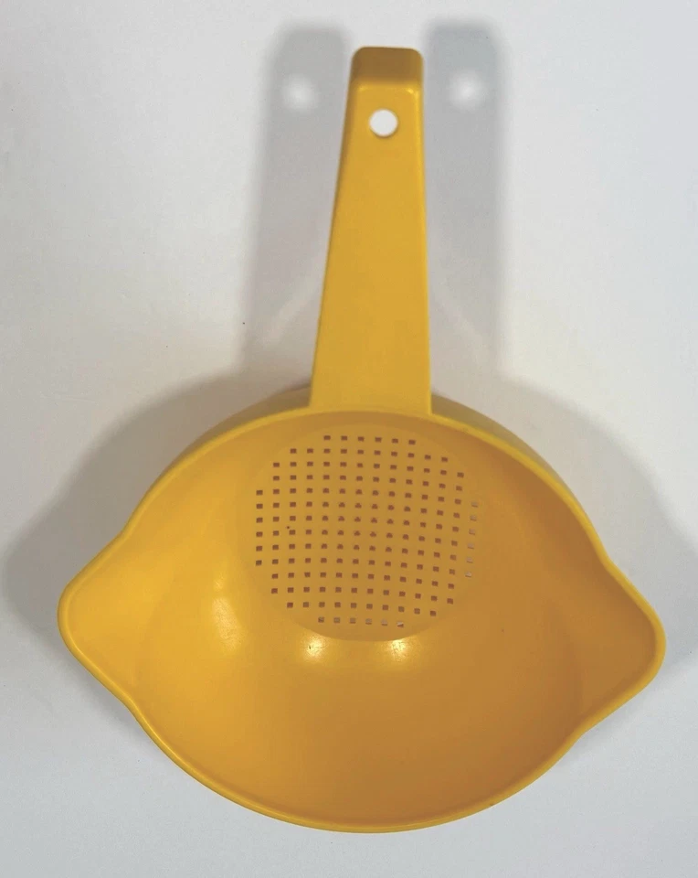 Tupperware 1200 giallo doppio beccuccio 1 quarto colino colino colino usato in ottime condizioni - Immagine 4 di 4