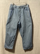 Liz Claiborne Lizwear jeans, featuring a classic vintage high-waisted Cropped 14