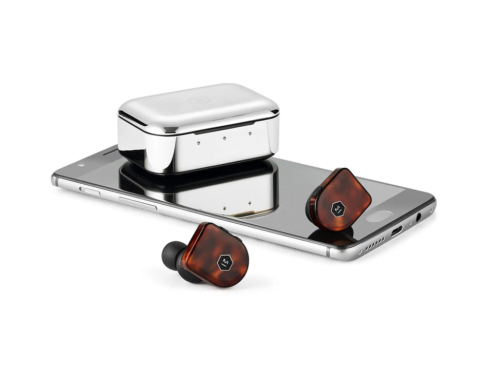 Master and Dynamic MW07 Plus True Wireless Earphones - Tortoise Shell - Image 3 of 4