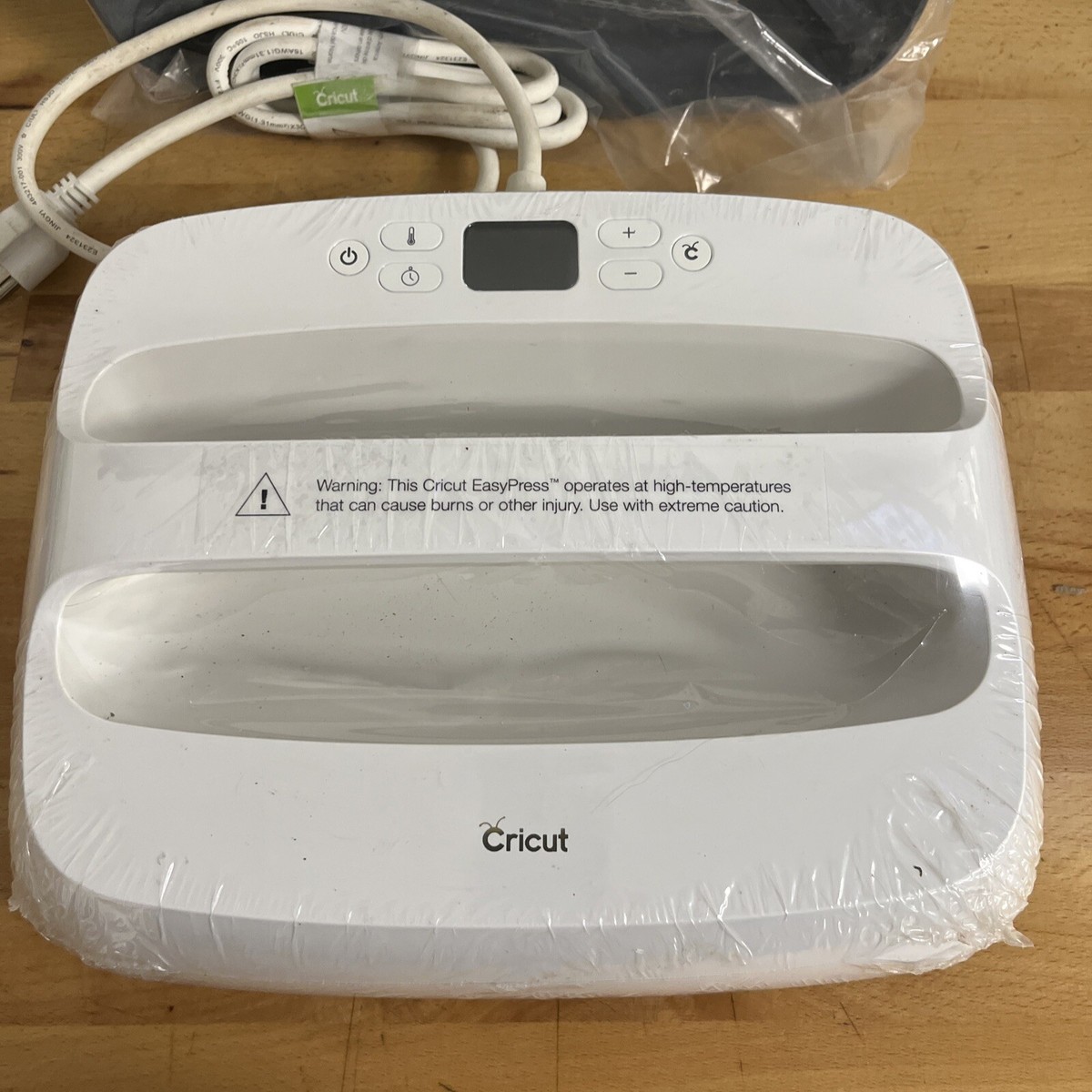 Cricut EasyPress 2 Heat Press Machine (9 in x 9 in),-CHP-220B2