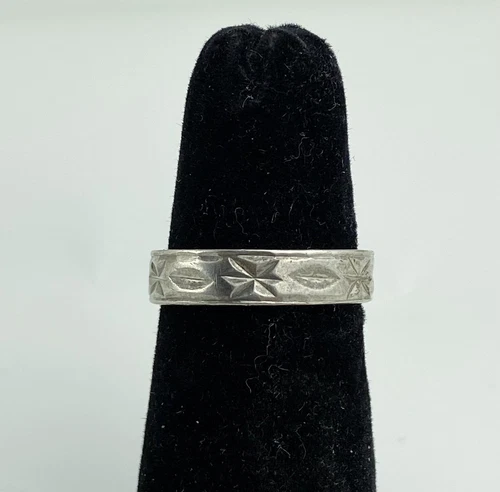 Vintage Sterling 925 Solid Silver Band Ring size 5.75 Signed