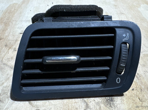 VW Passat 3C B6 Lüftungsdüse links Armaturenbrett Düse Lüftung 3C1819701E