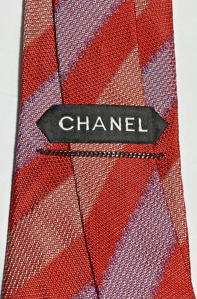 Corbata Chanel Hombre Seda 60 Pulgadas Rayas Moradas Salmón Oscuro y Claro Hecha en Italia Foto 3 de 4
