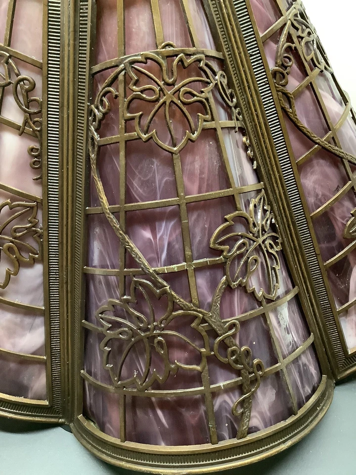 Lámpara de araña antigua de diseño floral y vidrio de escoria púrpura para reparación o piezas Foto 3 de 4