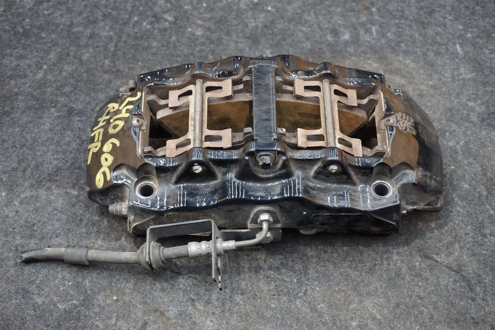 Front Right Passenger Brembo Brake Caliper Black 420615108B Audi R8 08-12