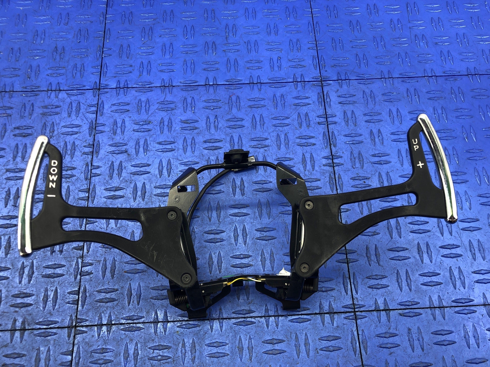 2008-2018 MASERATI GRANTURISMO STEERING WHEEL COLUMN PADDLE SHIFTERS SET OEM