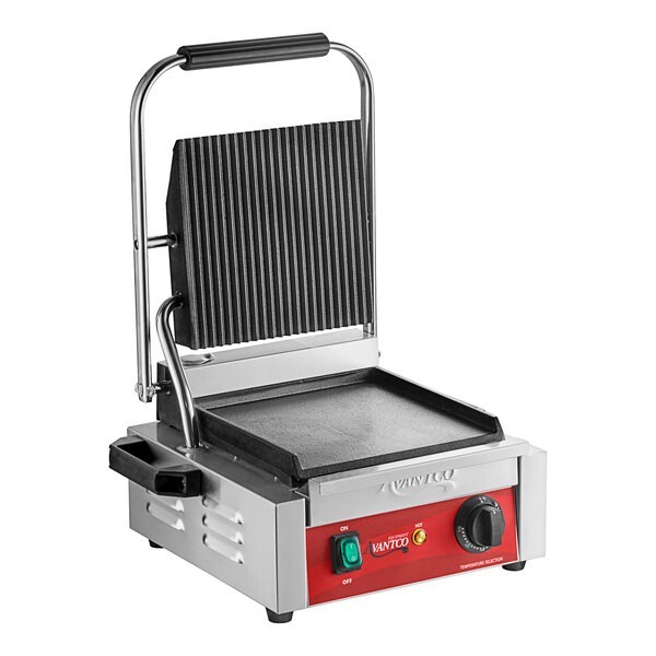 Avantco Panini Sandwich Grill with Grooved Top and Smooth Bottom Plates - 120V
