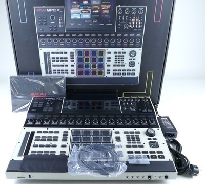 AKAI Professional MPC XL Sampler NEUwertig + OVP + Rechn./2J. GEWÄHR!