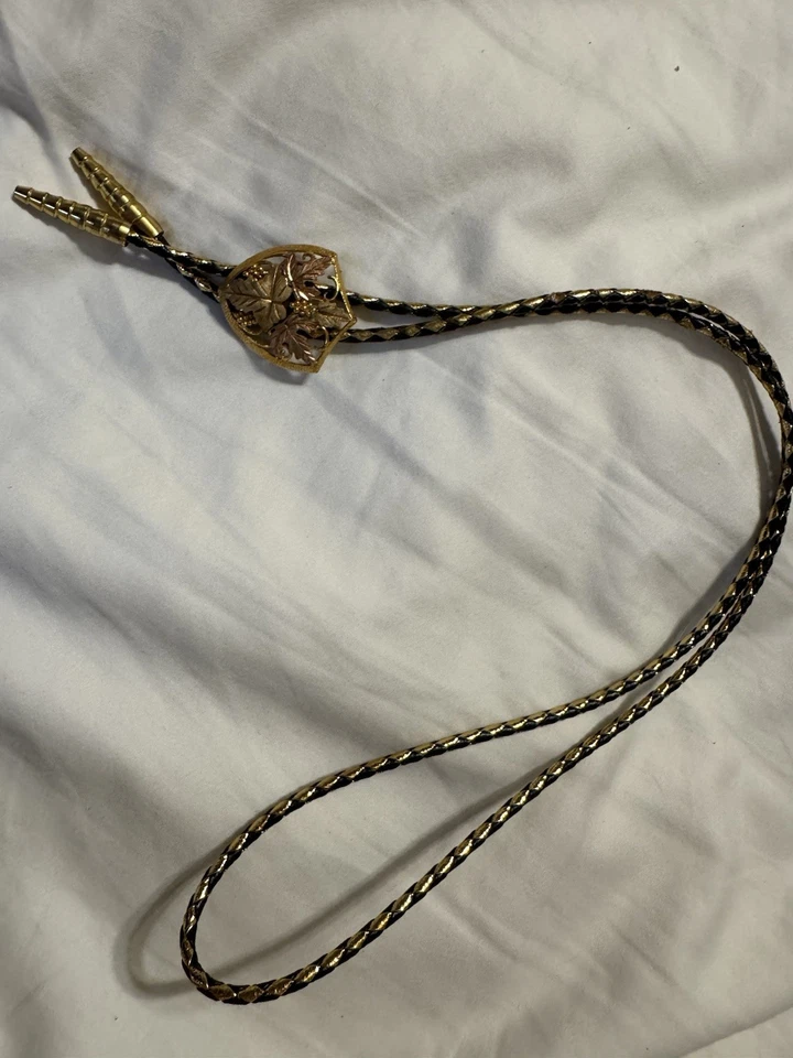 Corbata Bolo 10K Black Hills Oro Hojas de Uva Western Negro Dorado Cordón Trenzado Foto 4 de 4