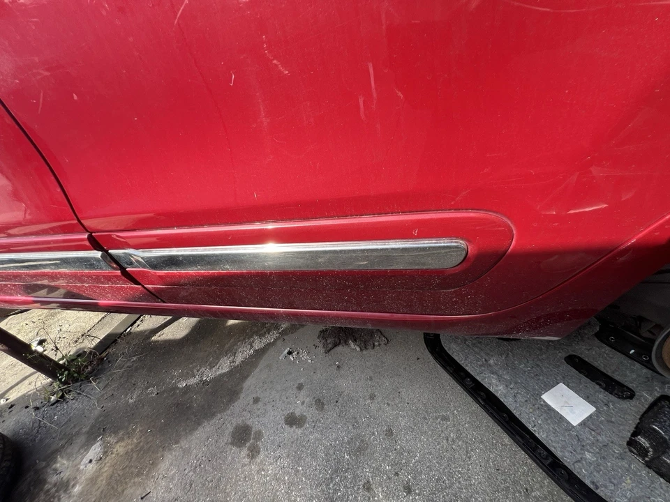 Fiat 500L 2014-2017 OEM moldura de puerta trasera del lado del conductor Foto 2 de 2