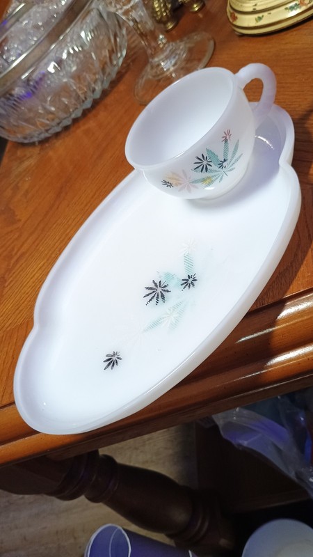 Vintage Federal Glass Atomic Flower Milk Glass Set Chipped Cup Fading Plate