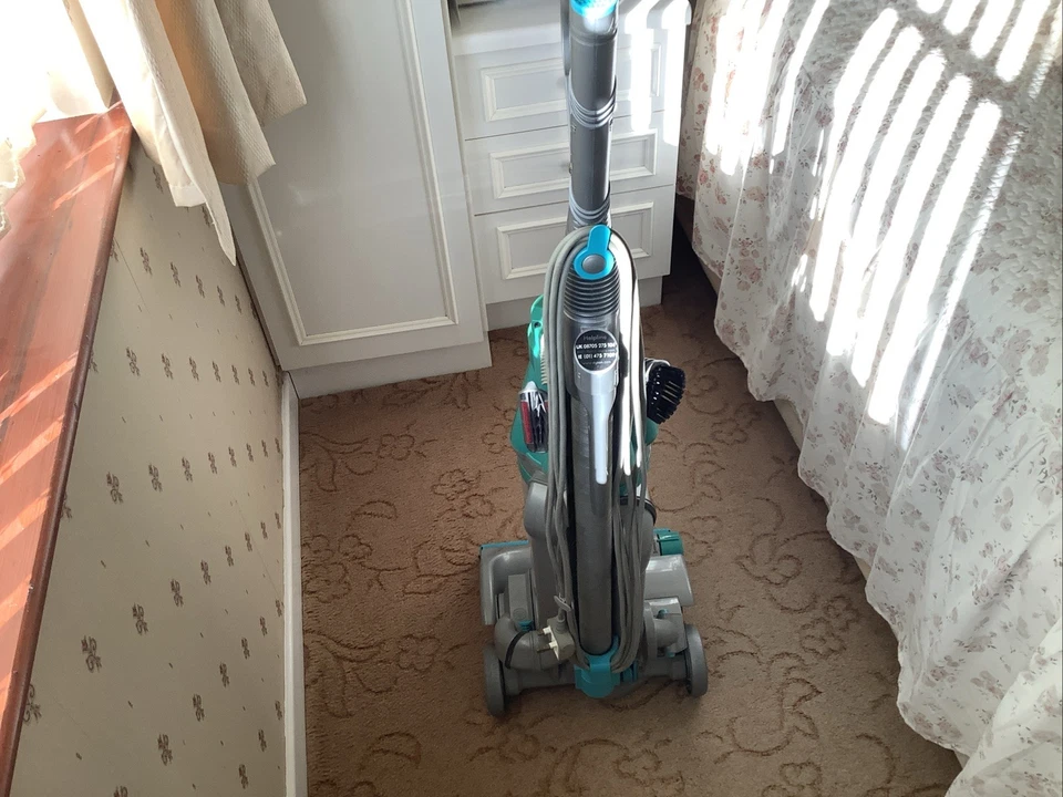 Dyson DC07 Upright Vacuum Cleaner all Floors with Attachments Working Order - Image 2 of 4